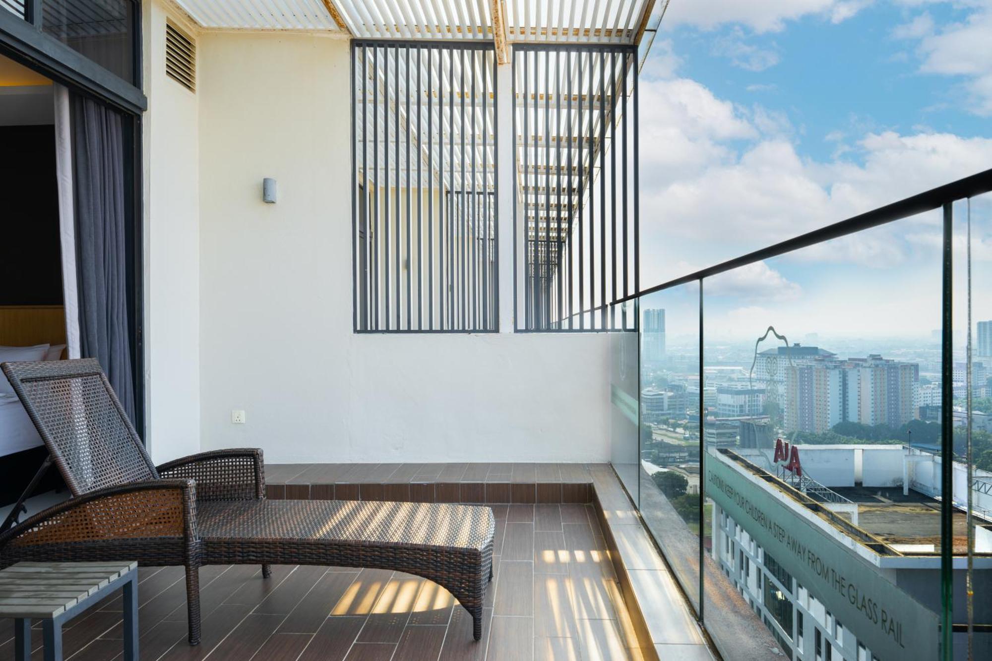 Greystone 99 Suites Malacca ภายนอก รูปภาพ